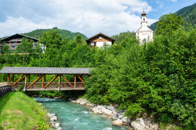Pfarrkirche Flachau - Blick über die Ennsbrücke