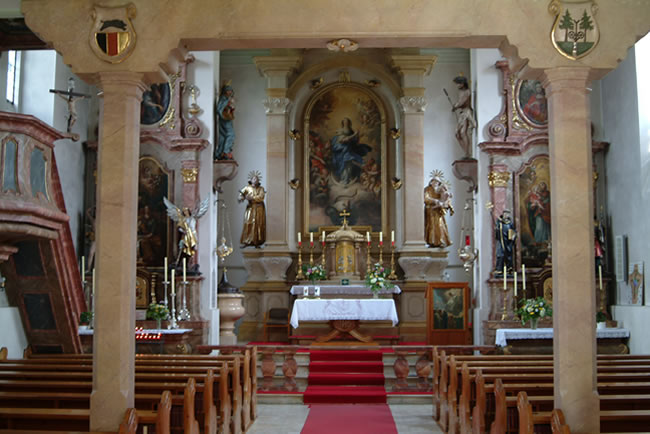 Altarraum der Pfarrkirche Flachau